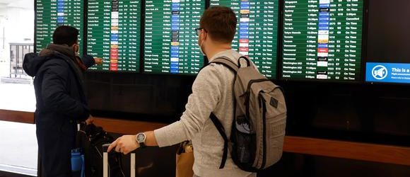 Cientos vuelos cancelados en EU por tercer día debido al ómicron