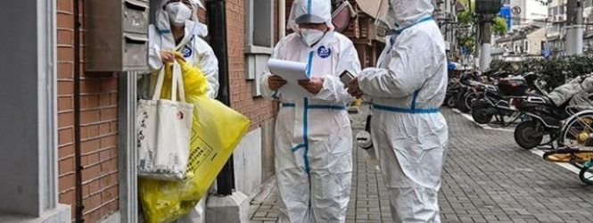 China ordena confinamiento de Shanghái por aumento de COVID