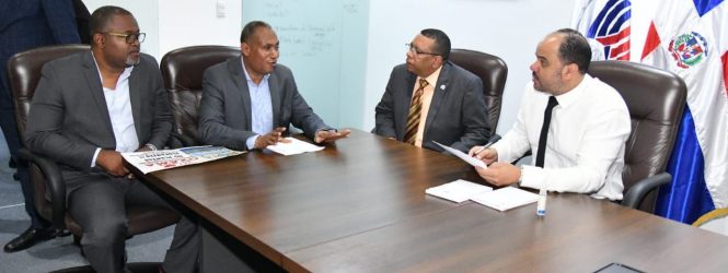 ORGANIZACIONES PIDEN AL DEFENSOR DEL PUEBLO ASUMIR DEFENSA DE COMUNIDADES AFECTADAS POR BARCAZAS DE SEABOARD UBICADAS EN EL RÍO OZAMA