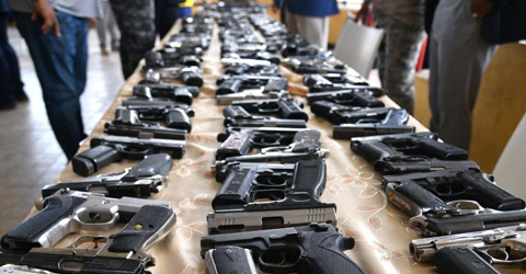Detenido el destinatario de un cargamento armas fuego ilegales