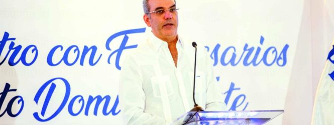 Abinader calla a cuatro meses de plazo para anunciar si va a la reelección