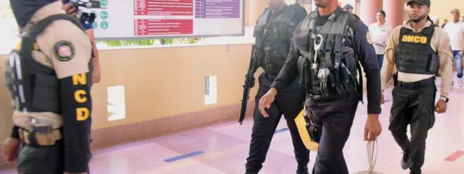 Cocaína, dólares y armas incautados en Halcón IV