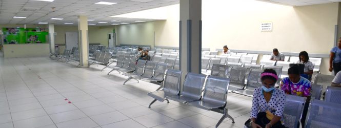Médicos acatan paro de 48 horas en hospitales