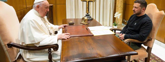 Zelenski acusa al papa de ser una herramienta de propaganda rusa
