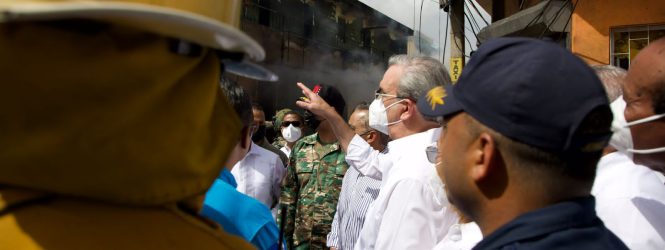 Abinader suspende su discurso en Pedernales por tragedia de SC