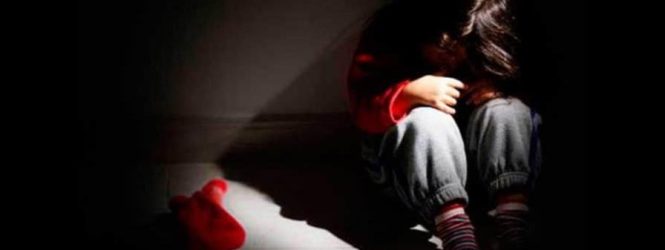 Acusan a mujer de vender su hija de ocho años para que abusen sexualmente de ella en San Cristóbal