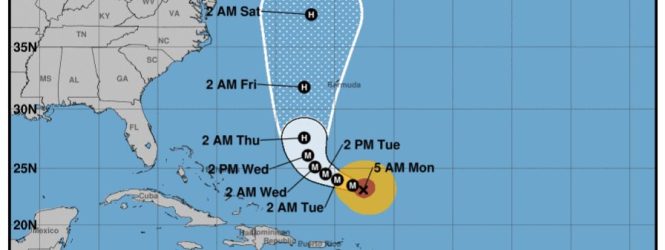 Huracán Lee avanza por aguas abiertas y provoca grandes olas en el norte del Caribe