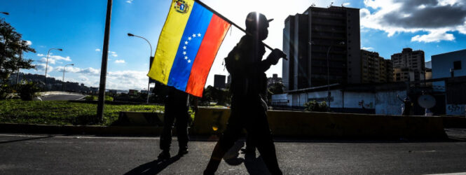 EU levanta sanciones a petróleo y oro de Venezuela tras acuerdo