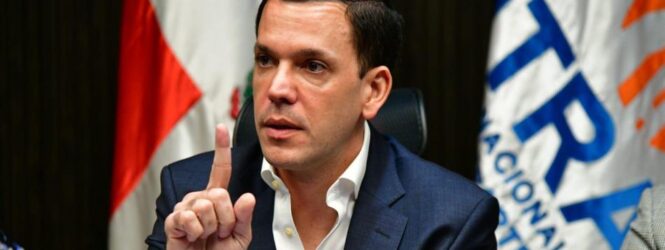 Diputado somete resolución para interpelar a director del Intrant