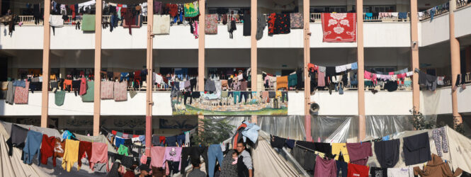Al menos 19 palestinos muertos deja ataque israelí a escuela Gaza