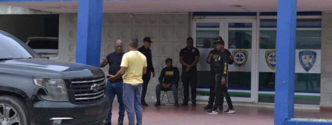 Tres detenidos por asalto a sucursal del Banreservas en Santiago