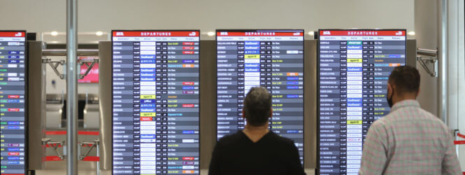 NY: Mas de 100 vuelos han sido cancelados por falla Microsoft