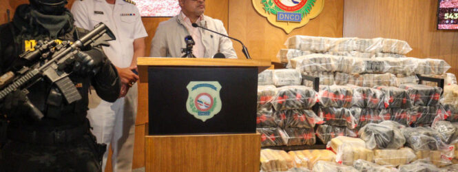 DNCD incauta cargamento de 543 paquetes de droga en Pedernales; otros 30 en Boca Chica