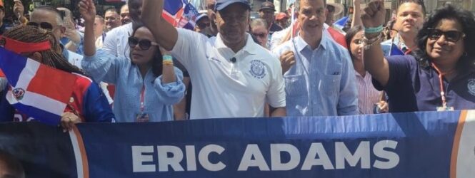 Miles participan en el Desfile Dominicano en Nueva York