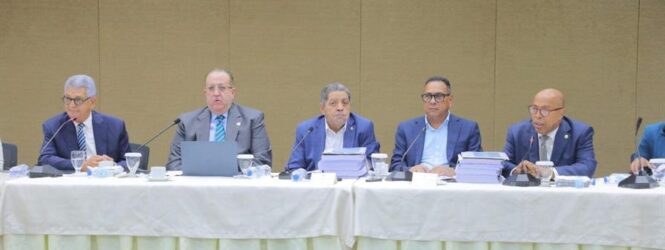 Comisión de legisladores aprueba informe del Presupuesto 2026 sin incluir la indexación salarial