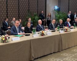 Arrancan negociaciones entre Rusia, Ucrania y Estados Unidos