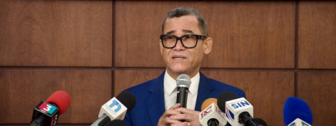 Jornada laboral reducida beneficiará a los empresarios, asegura ministro de Trabajo