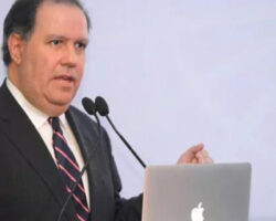 Felipe Vicini se querella contra Rolando Espinal por difamación e injuria en plataformas digitales