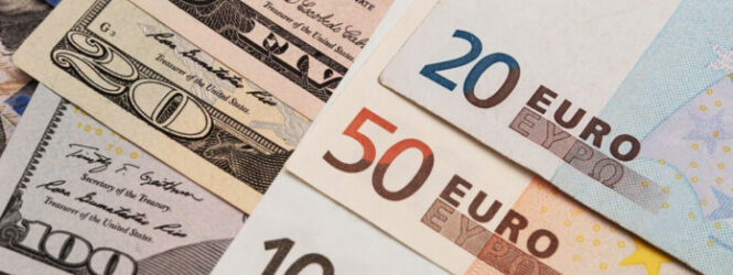 El dólar bajó 12 cts y el euro 15; eran vendidos a $60.02 y $73.12