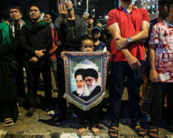 Jameneí decidió conscientemente quedarse en su lugar de trabajo pese al riesgo