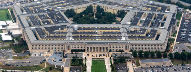 Pentágono quitará oficinas de prensa tras fallo que ordena regresar credenciales al New York Times