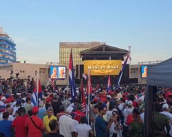 Miles se concentran La Habana para respaldar a Raúl Castro