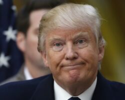 Aprobación Trump se desploma a días elecciones medio término