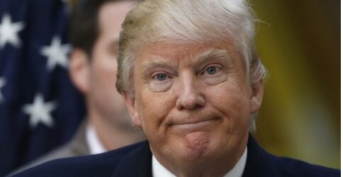 Aprobación Trump se desploma a días elecciones medio término